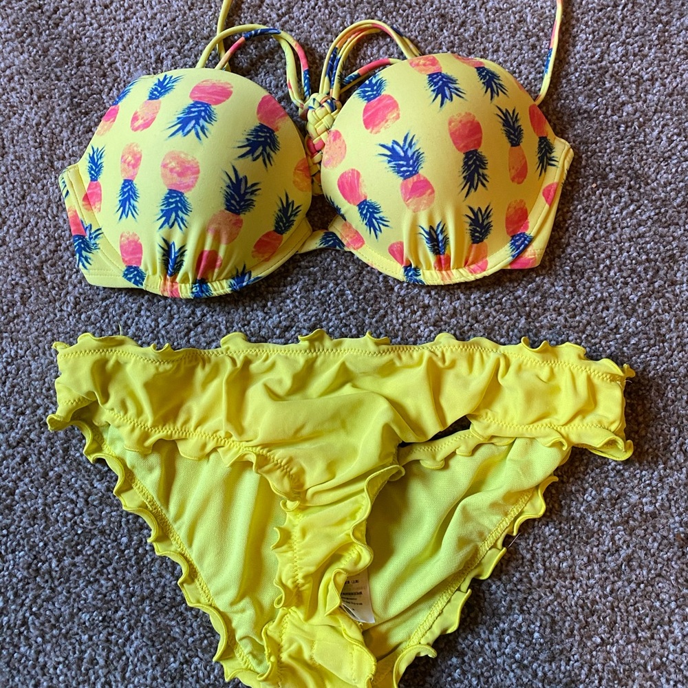 HOLLISTER SWIM